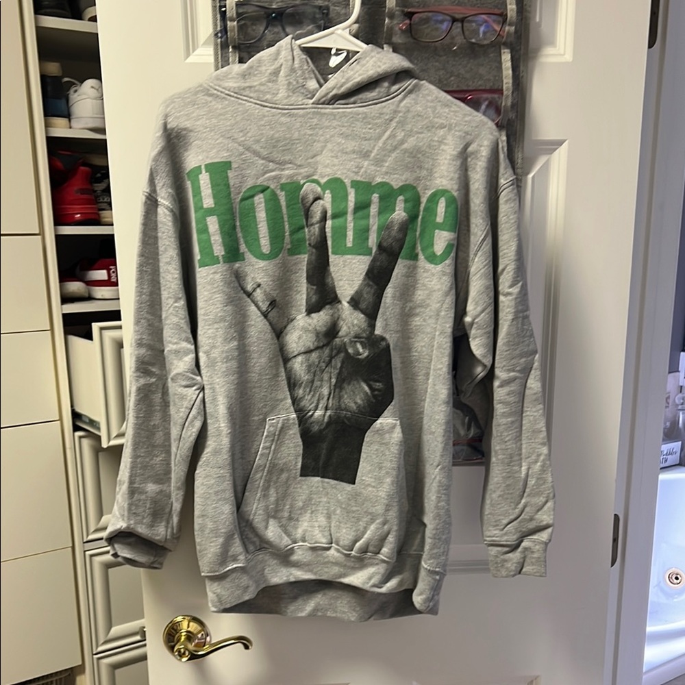 Home Femme twisted fingers LA streetwear hoodie